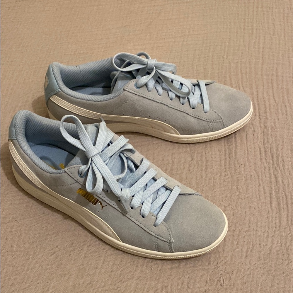 Puma Blue Suede Sneakers. Size 8. New